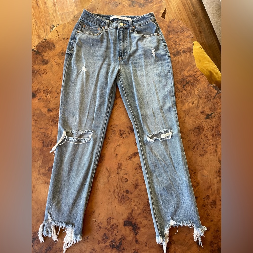 Ripped skinny jeans